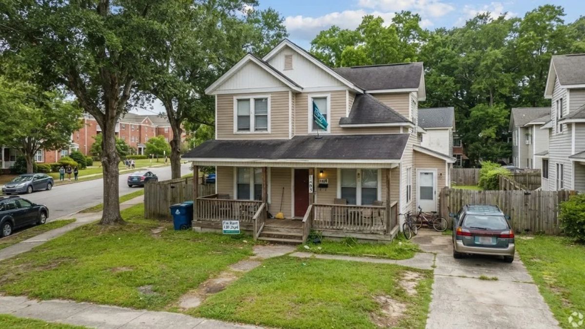 Renting Near UNCW: A Landlord's Guide to Plumbing Maintenance in 28403